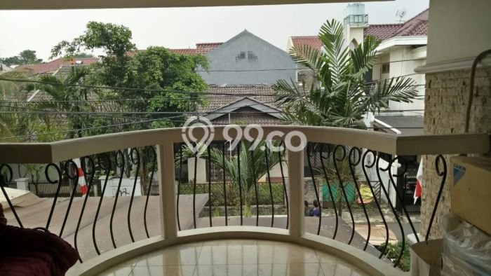 Rumah di Bintaro, Jakarta Selatan, LT 200m² LB 380m² Rumah di Bintaro, Jakarta Selatan, LT 200m² LB 380m²