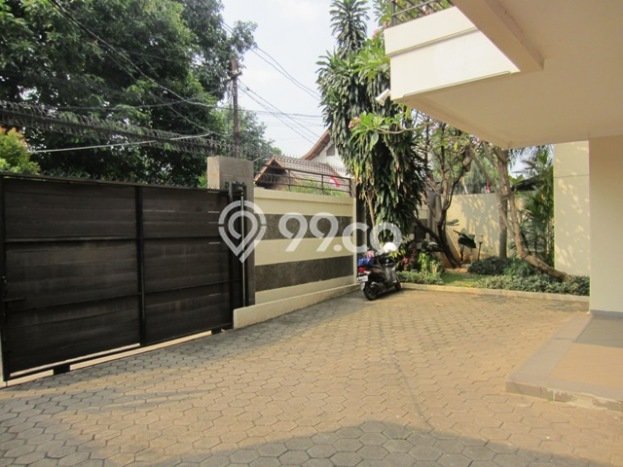 BEST CHOICE! Rumah di Kemang, 5 KT, Akses Sekolah, LT 600m² Bangunan 500m² BEST CHOICE! Rumah di Kemang, 5 KT, Akses Sekolah, LT 600m² Bangunan 500m²