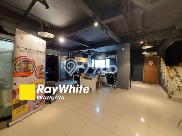 Rumah di Tebet, Jakarta Selatan, Luas 433m² LB 600m² Rumah di Tebet, Jakarta Selatan, Luas 433m² LB 600m²
