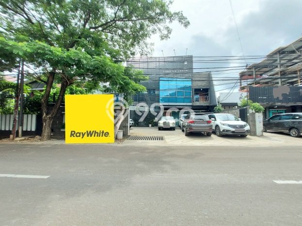 Rumah di Tebet, Jakarta Selatan, Luas 433m² LB 600m² Rumah di Tebet, Jakarta Selatan, Luas 433m² LB 600m²