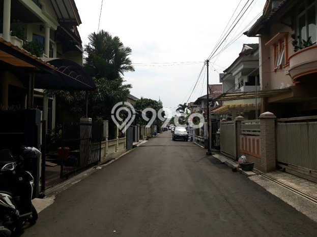 GOOD DEAL! Rumah Strategis di Buah Batu, LT 547m² LB 400m² GOOD DEAL! Rumah Strategis di Buah Batu, LT 547m² LB 400m²