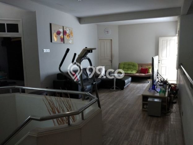 Rumah luas di Arteri Pondok Indah Rumah luas di Arteri Pondok Indah