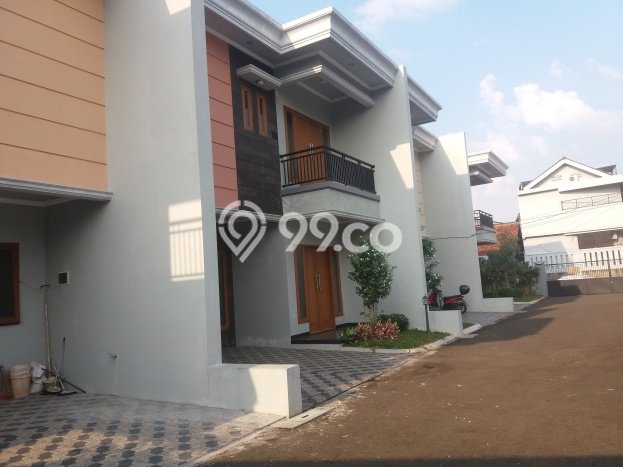 Rumah Mewah LB 200m2 Siap Pakai Desain Elegan di Rempoa, Tangerang Rumah Mewah LB 200m2 Siap Pakai Desain Elegan di Rempoa, Tangerang