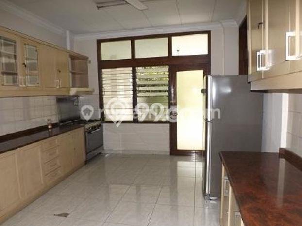 HOT DEAL! Rumah di Kemang, 5 KT, Area Asri, LT 1600m² Bangunan 750m² HOT DEAL! Rumah di Kemang, 5 KT, Area Asri, LT 1600m² Bangunan 750m²