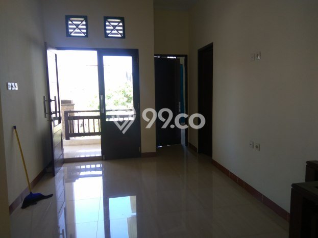 Rumah Asri area Kedonganan, 5 KT, Lingkungan Strategis, Luas 200m² LB 200m² Rumah Asri area Kedonganan, 5 KT, Lingkungan Strategis, Luas 200m² LB 200m²