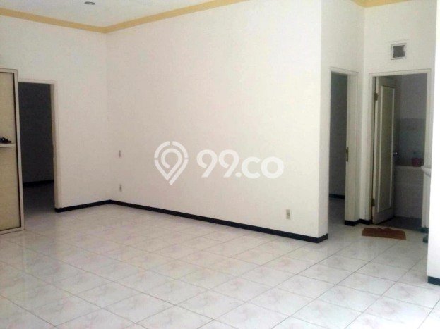 PROPERTI PILIHAN! Rumah Asri area Waru, Luas 198m2m² Bangunan 135m2m² PROPERTI PILIHAN! Rumah Asri area Waru, Luas 198m2m² Bangunan 135m2m²