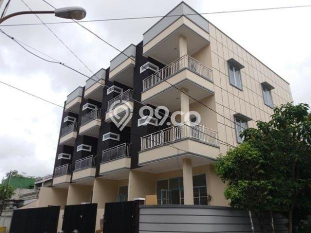 Rumah Exclusive LT 102m² / LB 230m² di Kawasan Asri Tanjung Duren, Jakarta Barat Rumah Exclusive LT 102m² / LB 230m² di Kawasan Asri Tanjung Duren, Jakarta Barat