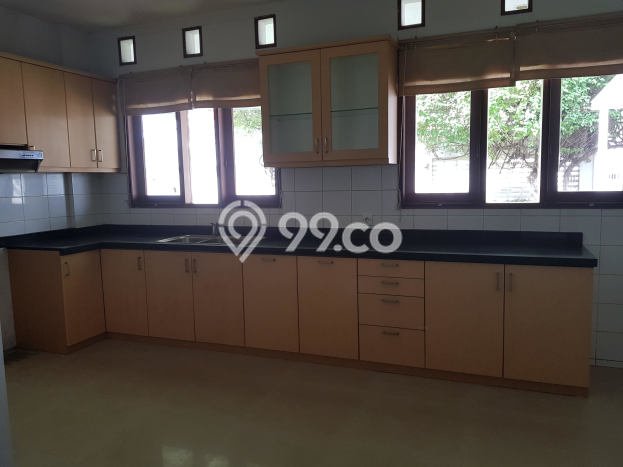 Dijual Rumah Luas Elegan Dengan View Eksklusif di Simprug, Jakarta Selatan Dijual Rumah Luas Elegan Dengan View Eksklusif di Simprug, Jakarta Selatan