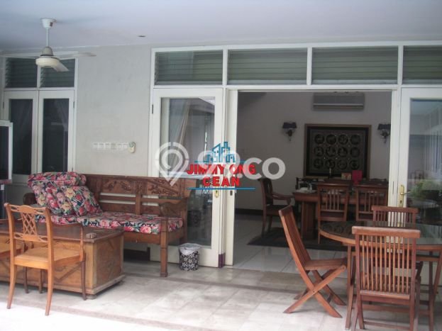Ready to Use! Luxury House LT 581m2 Desain Elegan di Pondok Indah Ready to Use! Luxury House LT 581m2 Desain Elegan di Pondok Indah