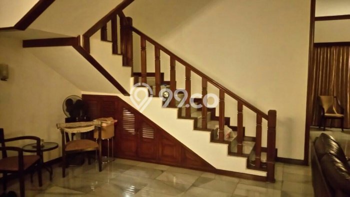 Investasi Menjanjikan 4 Kamar Tidur Lokasi Strategis di Kawasan Berkembang Cinere, Depok Investasi Menjanjikan 4 Kamar Tidur Lokasi Strategis di Kawasan Berkembang Cinere, Depok