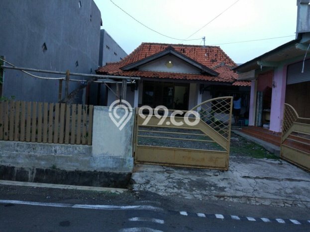 Rumah Bagus area Banyumanik, Semarang, LT 369m², LB 300m² Rumah Bagus area Banyumanik, Semarang, LT 369m², LB 300m²