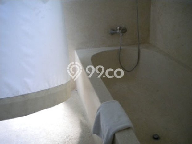Rumah kawasan Kerobokan, Siap Huni, LT 350m² Rumah kawasan Kerobokan, Siap Huni, LT 350m²