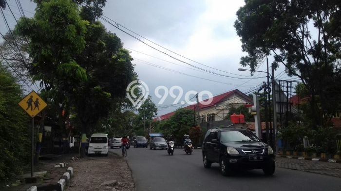 HUNIAN PILIHAN! Rumah di Buah Batu, LT 294m² Bangunan 375m² HUNIAN PILIHAN! Rumah di Buah Batu, LT 294m² Bangunan 375m²