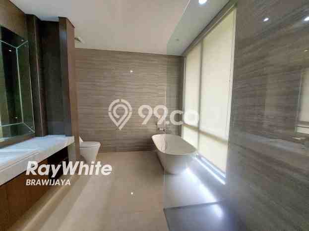 HARGA SPESIAL! Rumah di Cilandak, Dekat Pusat Kota, 4 KM, LT 209m² Bangunan 390m² HARGA SPESIAL! Rumah di Cilandak, Dekat Pusat Kota, 4 KM, LT 209m² Bangunan 390m²