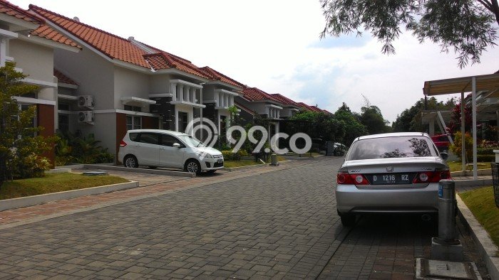 HOT DEAL! Dijual Rumah Premium area Kota Baru Parahyangan, Bandung, Luas Tanah 144m² LB 80m² HOT DEAL! Dijual Rumah Premium area Kota Baru Parahyangan, Bandung, Luas Tanah 144m² LB 80m²