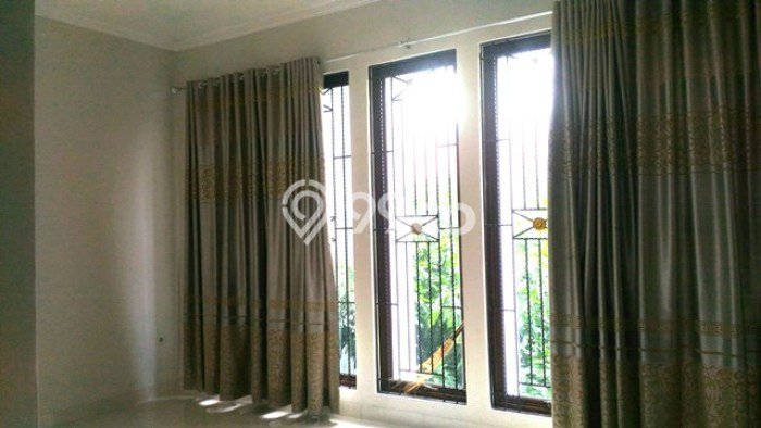 Rumah sewa siap huni 4 Kamar Tidur di Bintaro, Tangerang Selatan Rumah sewa siap huni 4 Kamar Tidur di Bintaro, Tangerang Selatan