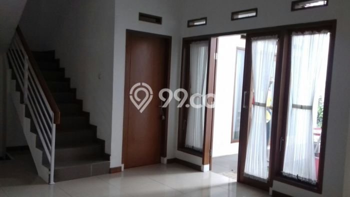 JUAL CEPAT! Rumah Siap Huni Area Strategis Antapani, LT 160m² Bangunan 145m² JUAL CEPAT! Rumah Siap Huni Area Strategis Antapani, LT 160m² Bangunan 145m²