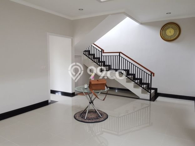 Disewakan! Rumah 5 Kamar Tidur &
4 Kamar Mandi di Jombang, Tangerang Disewakan! Rumah 5 Kamar Tidur &
4 Kamar Mandi di Jombang, Tangerang