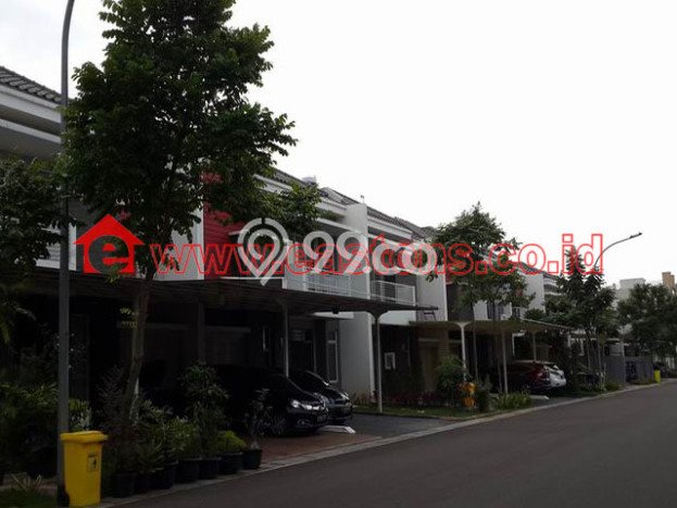 Dijual Rumah Luas Elegan Dengan View Eksklusif di Green Lake City, Jakarta Barat Dijual Rumah Luas Elegan Dengan View Eksklusif di Green Lake City, Jakarta Barat