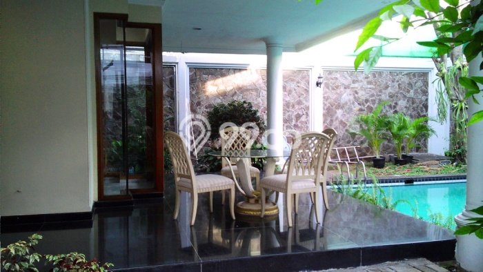 Jual Rumah Luas Elegan Dengan View Eksklusif di Ampera, Jakarta Selatan Jual Rumah Luas Elegan Dengan View Eksklusif di Ampera, Jakarta Selatan