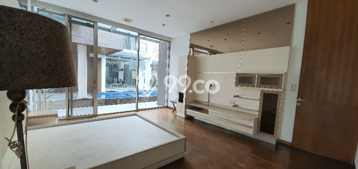 Dijual Rumah Mewah Megah Dengan View Cantik di Intercon, Jakarta Barat Dijual Rumah Mewah Megah Dengan View Cantik di Intercon, Jakarta Barat