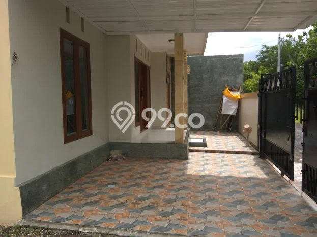 Rumah Asri area Jimbaran, 3 KT, Area Strategis, Luas 200m² Bangunan 80m² Rumah Asri area Jimbaran, 3 KT, Area Strategis, Luas 200m² Bangunan 80m²