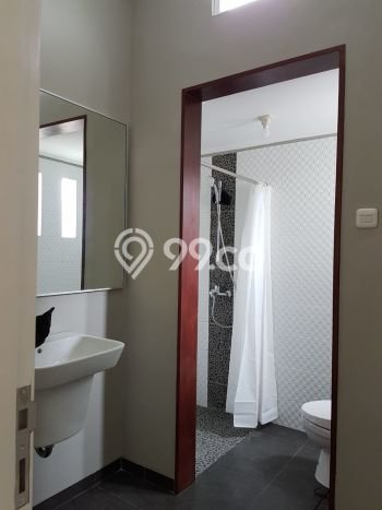 Hunian Mewah LB 225m2 Siap Huni Desain Elegan di Bintaro, Tangerang Selatan Hunian Mewah LB 225m2 Siap Huni Desain Elegan di Bintaro, Tangerang Selatan