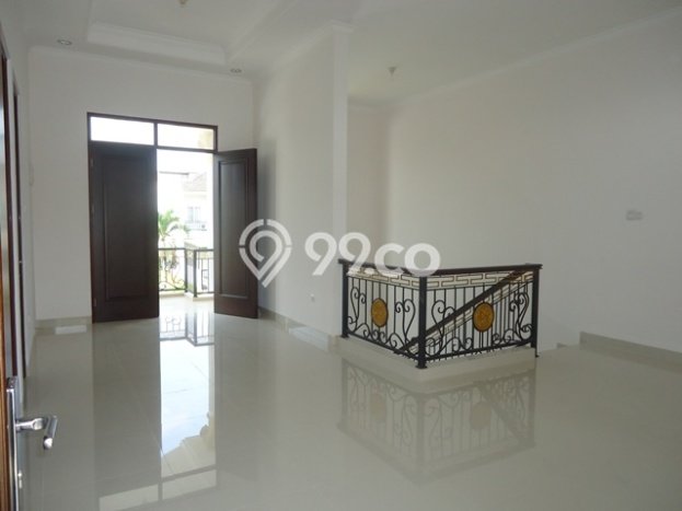 Rumah Luxury Modern Siap Huni di Cibubur Jakarta Timur Rumah Luxury Modern Siap Huni di Cibubur Jakarta Timur