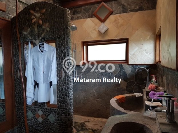 Rumah Elit Modern Tanpa Renovasi di Dago Bandung Rumah Elit Modern Tanpa Renovasi di Dago Bandung