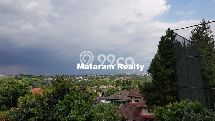 Rumah Elit Modern Tanpa Renovasi di Dago Bandung Rumah Elit Modern Tanpa Renovasi di Dago Bandung