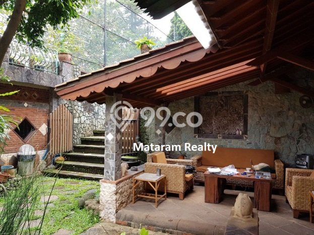Rumah Elit Modern Tanpa Renovasi di Dago Bandung Rumah Elit Modern Tanpa Renovasi di Dago Bandung