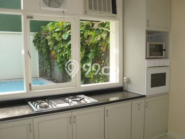 Disewakan! Rumah 5 Kamar Tidur &
4 Kamar Mandi di Cipete, Jakarta Selatan Disewakan! Rumah 5 Kamar Tidur &
4 Kamar Mandi di Cipete, Jakarta Selatan