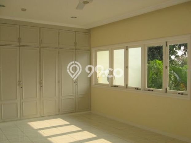 Disewakan! Rumah 5 Kamar Tidur &
4 Kamar Mandi di Cipete, Jakarta Selatan Disewakan! Rumah 5 Kamar Tidur &
4 Kamar Mandi di Cipete, Jakarta Selatan
