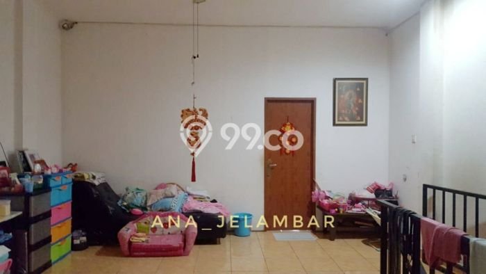 Rumah Luas Asri 3 KT Siap Pakai di Jelambar Jakarta Barat Rumah Luas Asri 3 KT Siap Pakai di Jelambar Jakarta Barat