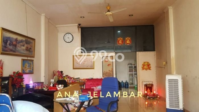 Rumah Luas Asri 3 KT Siap Pakai di Jelambar Jakarta Barat Rumah Luas Asri 3 KT Siap Pakai di Jelambar Jakarta Barat
