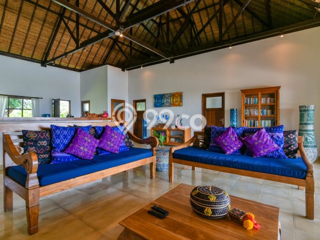B01 - Villa Dipinggir Pantai Dengan 4 Kamar Tidur Dekat Lovina B01 - Villa Dipinggir Pantai Dengan 4 Kamar Tidur Dekat Lovina