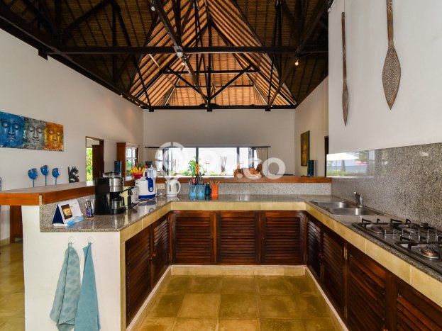 B01 - Villa Dipinggir Pantai Dengan 4 Kamar Tidur Dekat Lovina B01 - Villa Dipinggir Pantai Dengan 4 Kamar Tidur Dekat Lovina