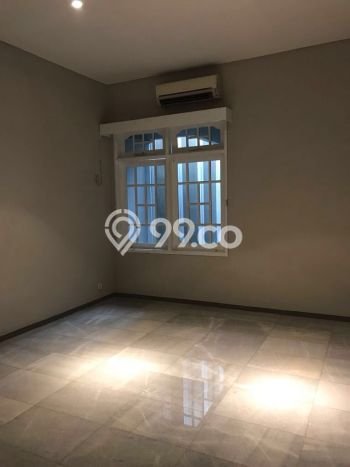 Rumah lama bangunan terawat di Jl. Gaharu, Cilandak Rumah lama bangunan terawat di Jl. Gaharu, Cilandak