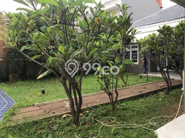 Rumah lama bangunan terawat di Jl. Gaharu, Cilandak Rumah lama bangunan terawat di Jl. Gaharu, Cilandak