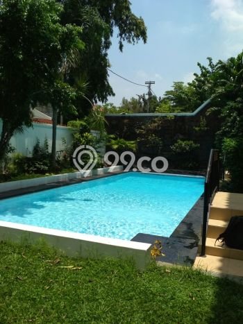 Rumah Mewah di Lingkungan Elit Jl. Simprug Golf, Jakarta Selatan Rumah Mewah di Lingkungan Elit Jl. Simprug Golf, Jakarta Selatan