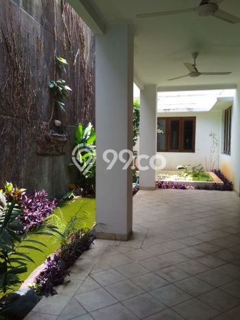 Rumah Mewah di Lingkungan Elit Jl. Simprug Golf, Jakarta Selatan Rumah Mewah di Lingkungan Elit Jl. Simprug Golf, Jakarta Selatan