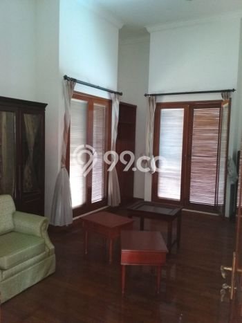 Rumah Mewah di Lingkungan Elit Jl. Simprug Golf, Jakarta Selatan Rumah Mewah di Lingkungan Elit Jl. Simprug Golf, Jakarta Selatan