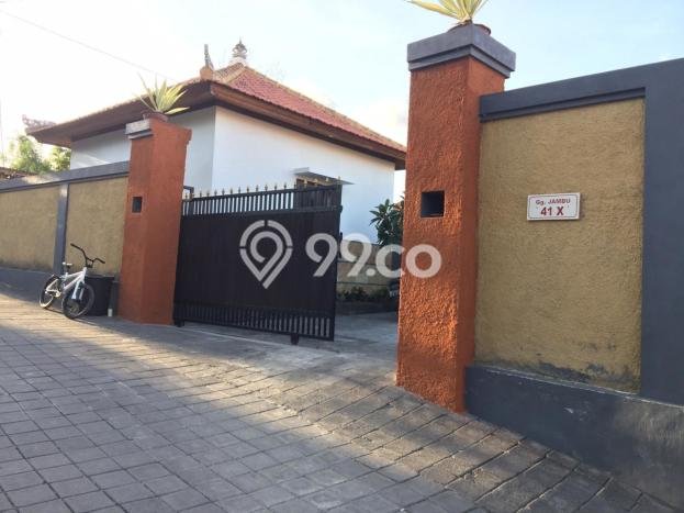 LOKASI PREMIUM! Rumah area Benoa, 3 KM, Area Tenang, Luas 500m² Bangunan 120m² LOKASI PREMIUM! Rumah area Benoa, 3 KM, Area Tenang, Luas 500m² Bangunan 120m²