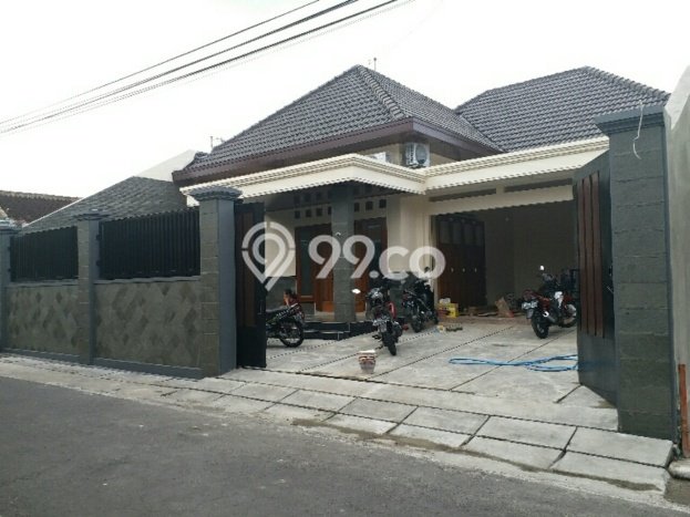 Rumah Mewah Siap Huni LT 391m2 di Laweyan, Solo Rumah Mewah Siap Huni LT 391m2 di Laweyan, Solo