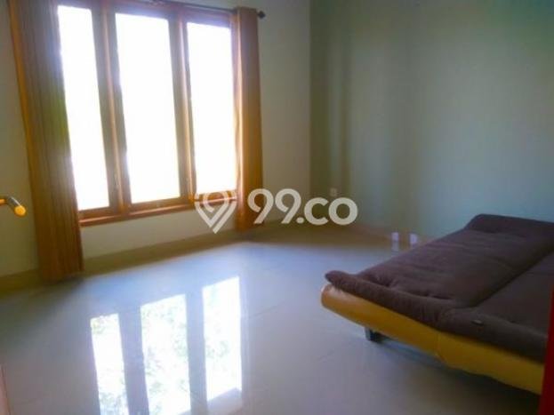 LOKASI PREMIUM! Rumah area Jimbaran, 4 KT, Lingkungan Tenang, LT 144m² Bangunan 135m² LOKASI PREMIUM! Rumah area Jimbaran, 4 KT, Lingkungan Tenang, LT 144m² Bangunan 135m²
