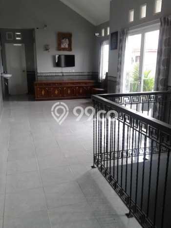 Rumah Elit Modern Tanpa Renovasi di Pos Pengumben Jakarta Barat Rumah Elit Modern Tanpa Renovasi di Pos Pengumben Jakarta Barat