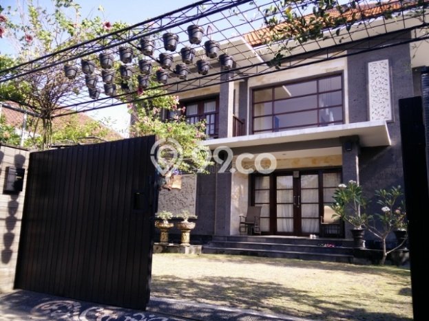 Rumah Sewa Denpasar LT 300m2 LB 300m2 Area Sidakarya Rumah Sewa Denpasar LT 300m2 LB 300m2 Area Sidakarya