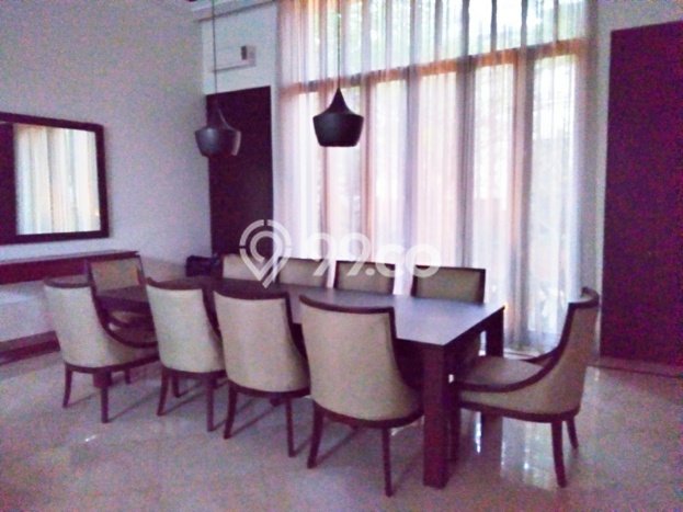 Disewakan Rumah Nyaman di Kemang LT 400m2 / LB 600m2 Kondisi Bagus Disewakan Rumah Nyaman di Kemang LT 400m2 / LB 600m2 Kondisi Bagus