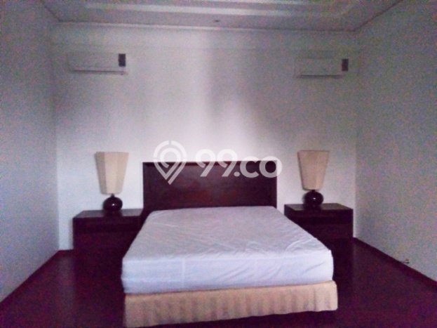Disewakan Rumah Nyaman di Kemang LT 400m2 / LB 600m2 Kondisi Bagus Disewakan Rumah Nyaman di Kemang LT 400m2 / LB 600m2 Kondisi Bagus