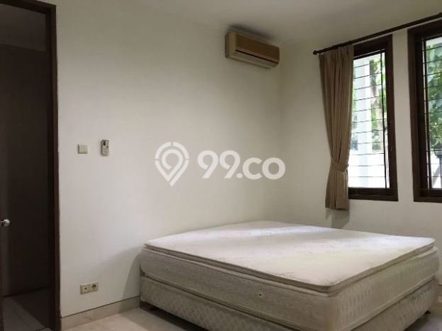 Disewakan! Rumah 4 Kamar Tidur &
4 Kamar Mandi di Kemang, Jakarta Selatan Disewakan! Rumah 4 Kamar Tidur &
4 Kamar Mandi di Kemang, Jakarta Selatan
